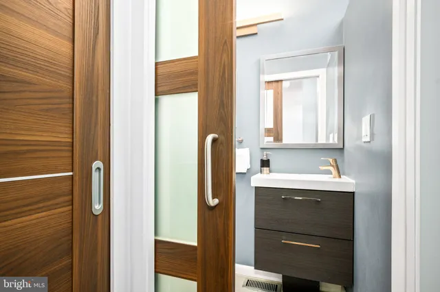 $479,000 | 345 O Street Southwest, Washington, DC 20024