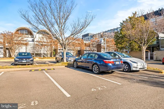 $479,000 | 345 O Street Southwest, Washington, DC 20024