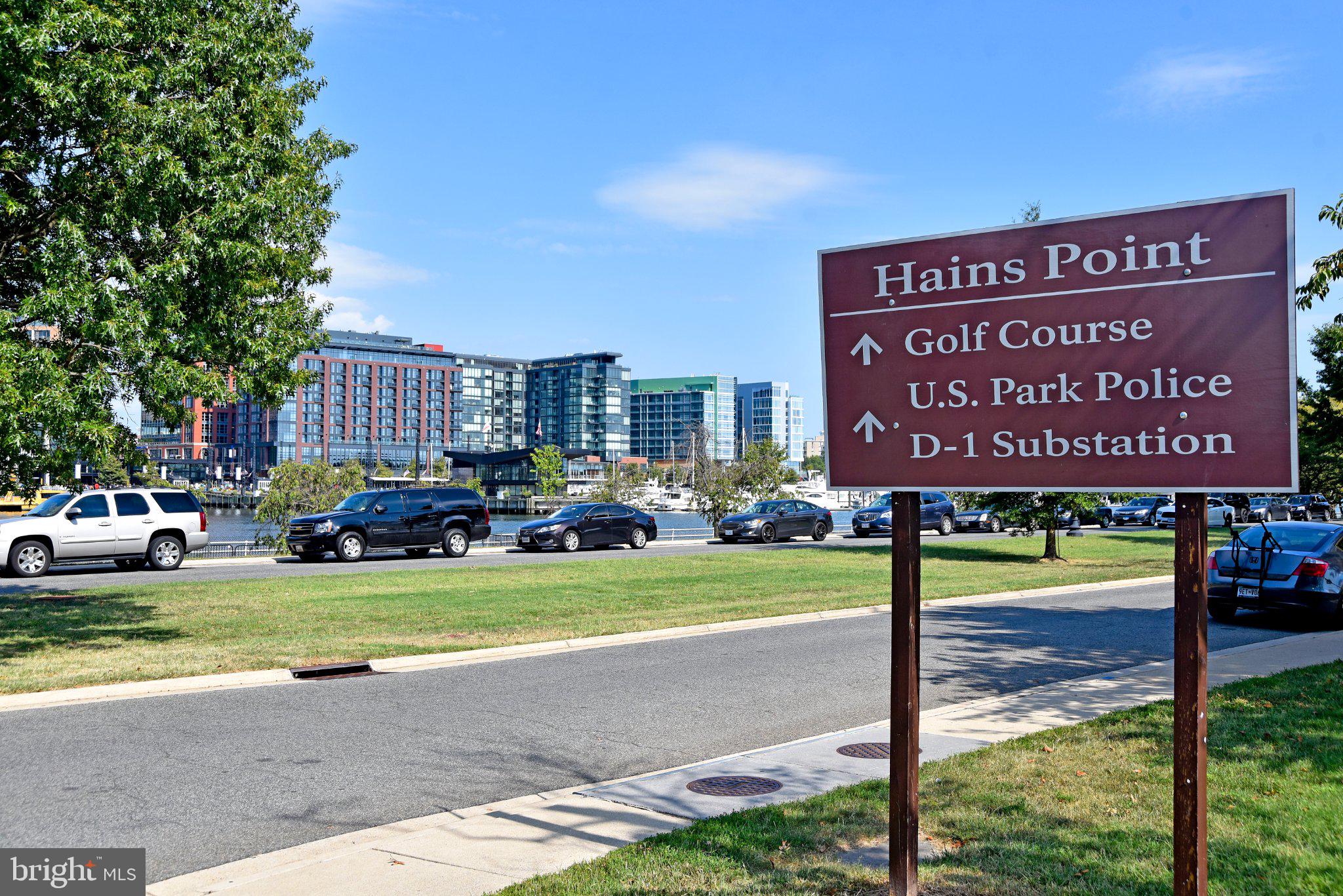 345 O Street Southwest Washington, DC 20024 - Photo 58 of 64 a view of a park with welcome board