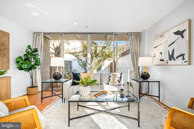 $479,000 | 345 O Street Southwest, Washington, DC 20024