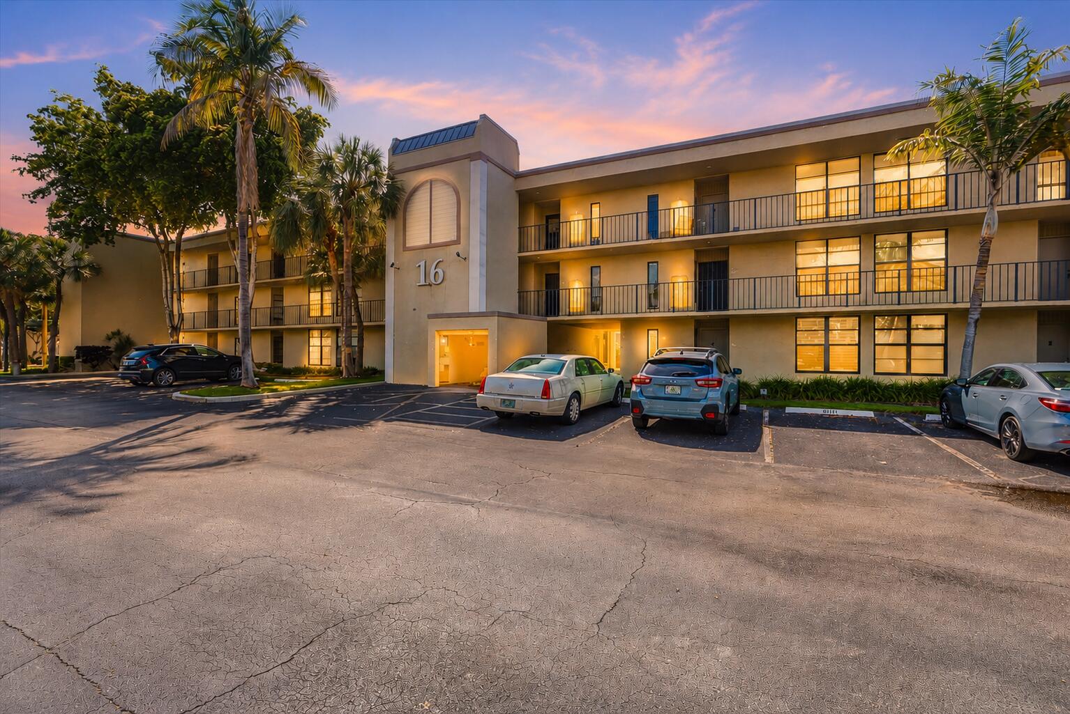 16 Royal Palm Way, Unit 205 Boca Raton, FL 33432 - Photo 7 of 52 twilight