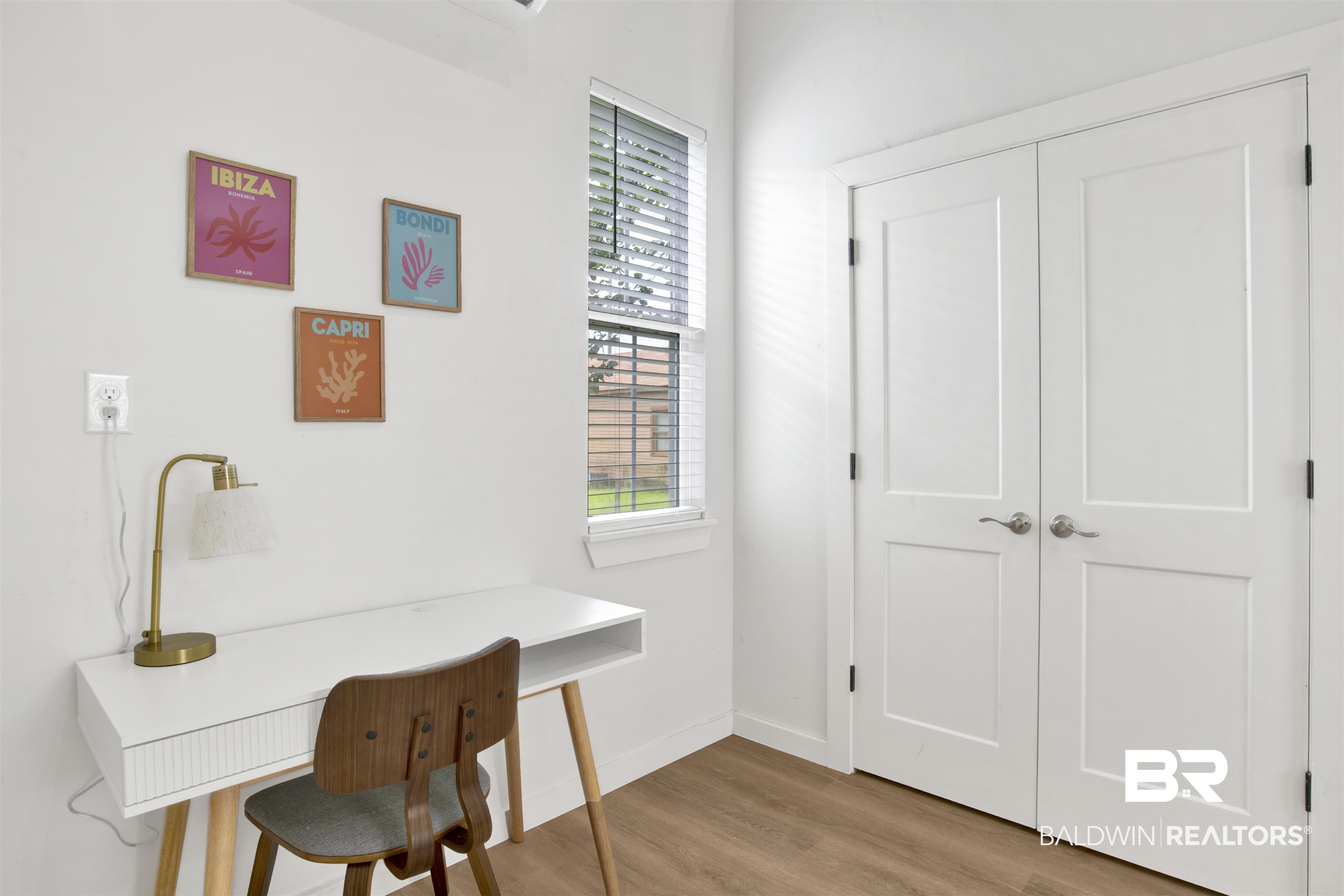 555 Congress Street Mobile, AL 36603 - Photo 14 of 27 Office with light wood finished floors and baseboards
