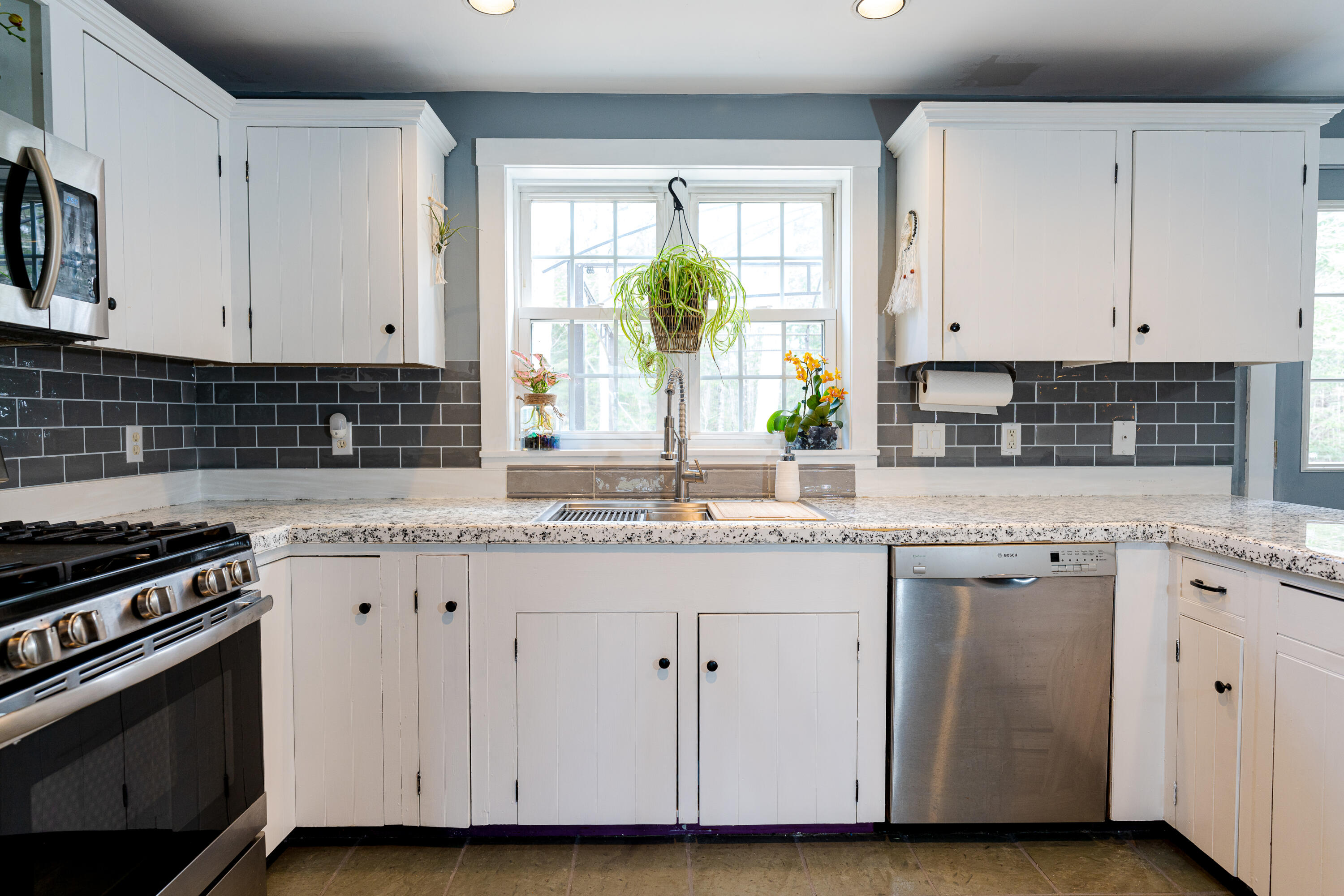 562 River Road Buxton, ME 04093 - Photo 12 of 43 Kitchen