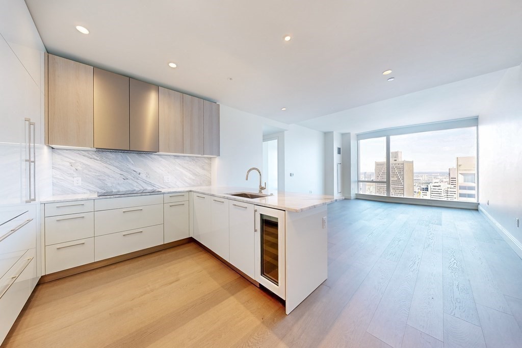240 Devonshire Street, Unit 4014 Boston, MA 02110 - Photo 2 of 42
