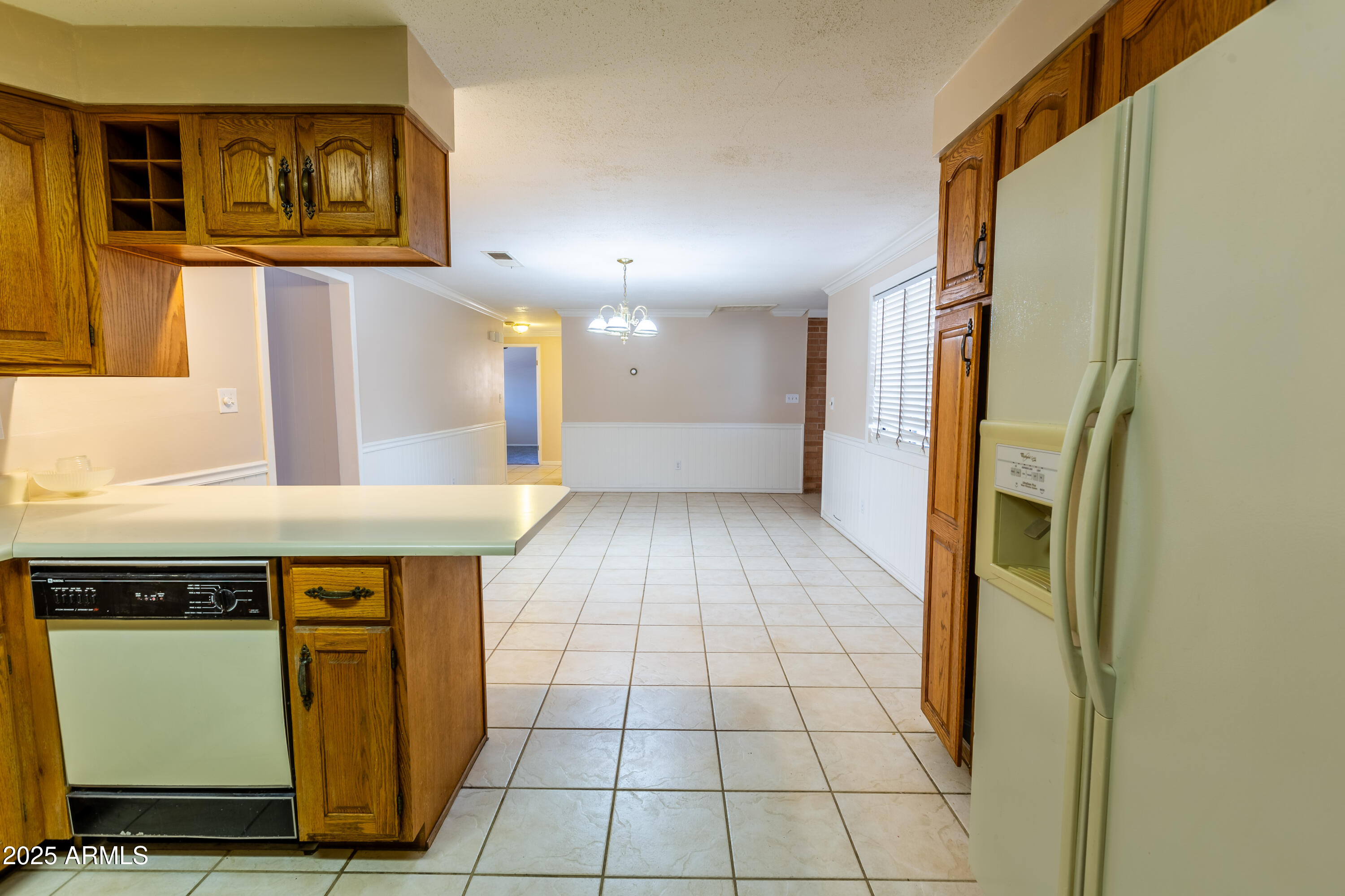 412 Fairhaven Road Kearny, AZ 85137 - Photo 20 of 36 a kitchen with stainless steel appliances granite countertop a refrigerator and a stove