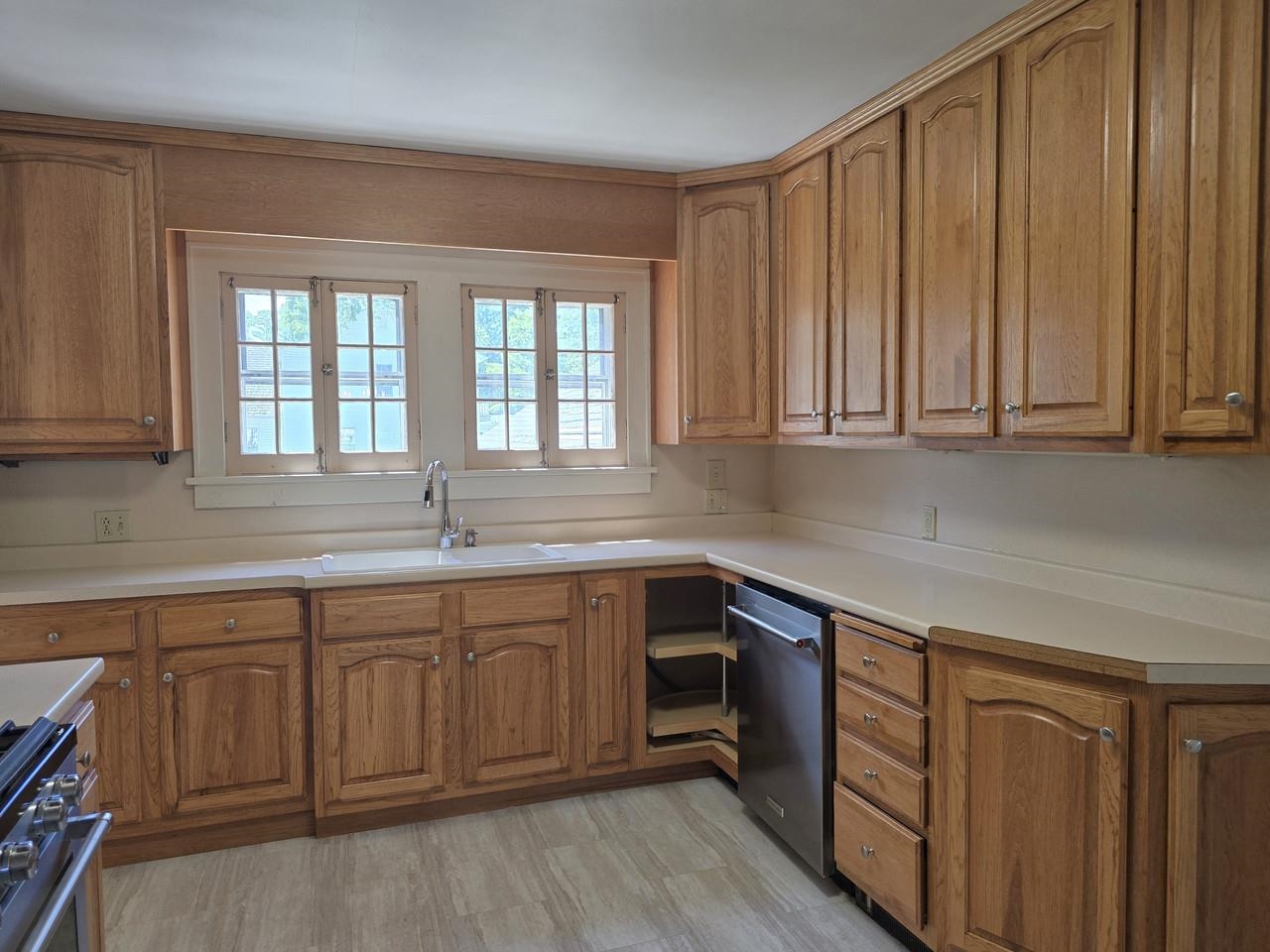 1495 Williston Road South Burlington, VT 05403 - Photo 5 of 47