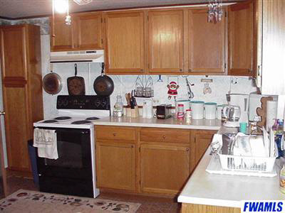 303 West Oak Street Butler, IN 46721 - Photo 3 of 7 Gallery Image 3