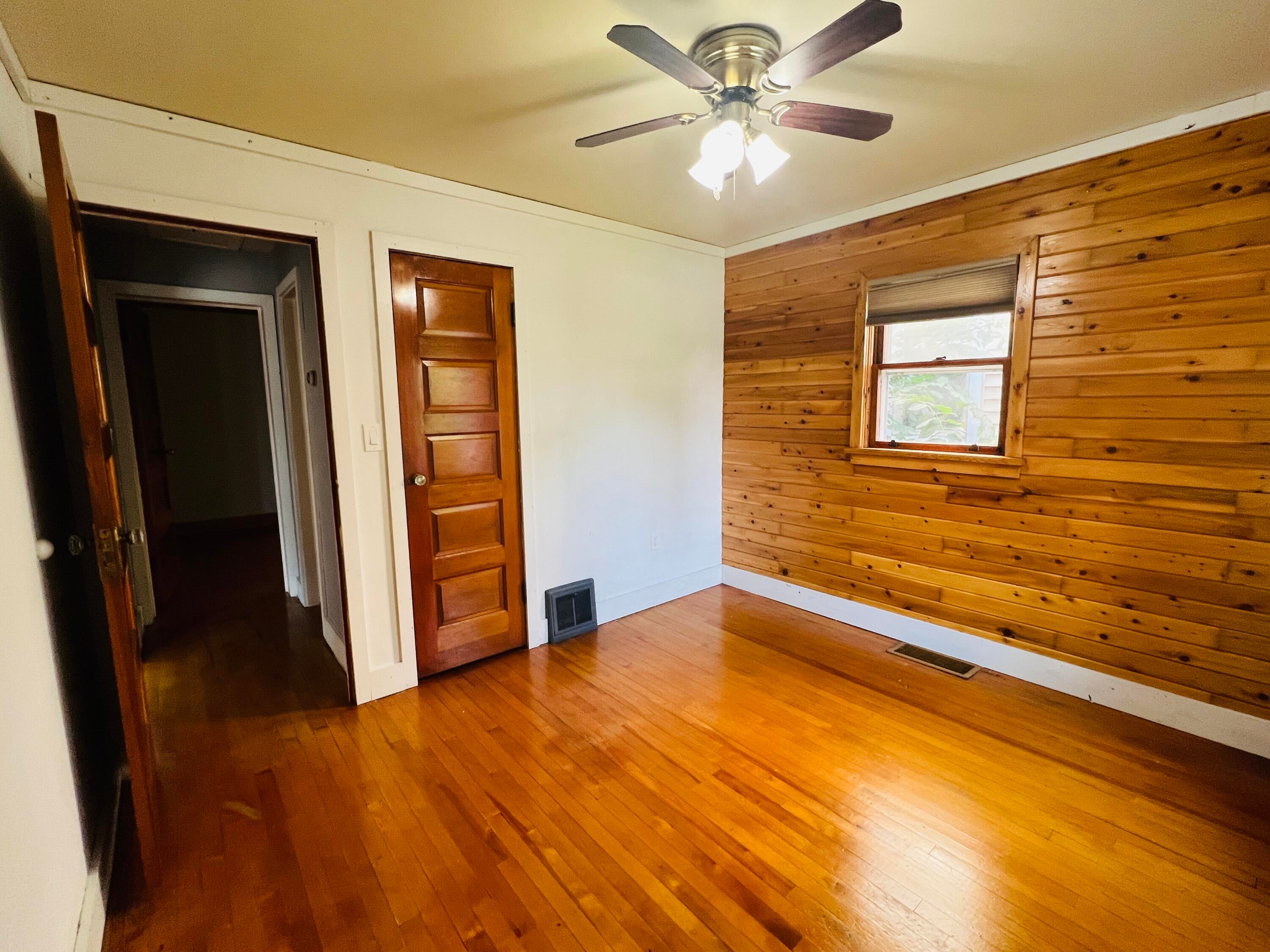 239 Ridge Street Sault Ste. Marie, MI 49783 - Photo 18 of 36 Gallery Image 18