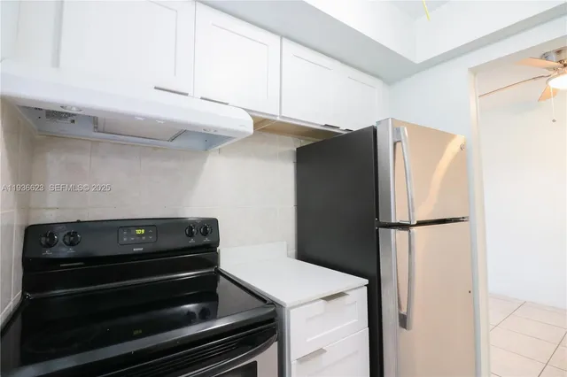 $1,650 | 712 Northeast 8th Street, Unit 102, Hallandale Beach, FL 33009