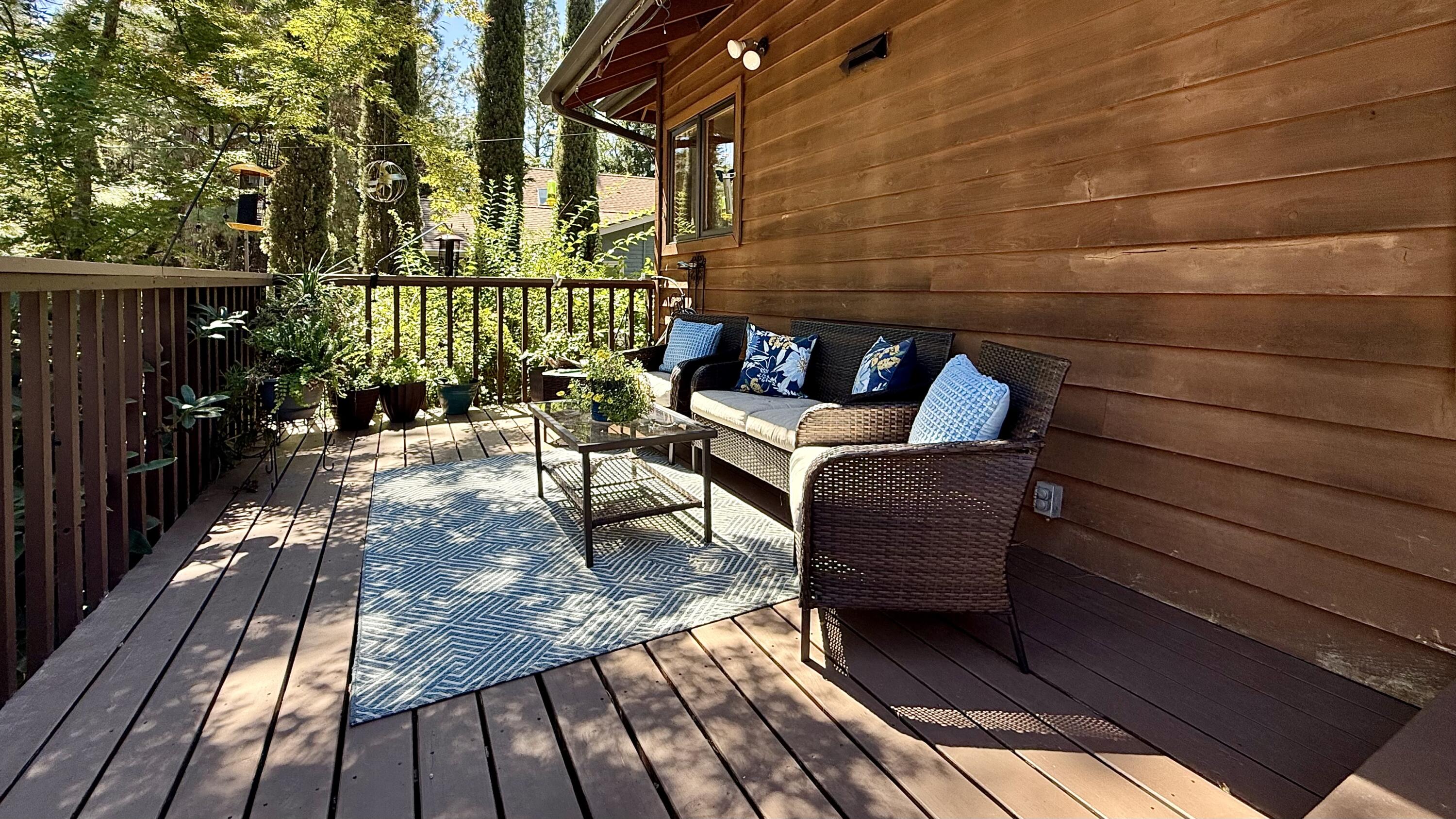 975 Old Ferry Road Shady Cove, OR 97539 - Photo 69 of 100 Upper Deck