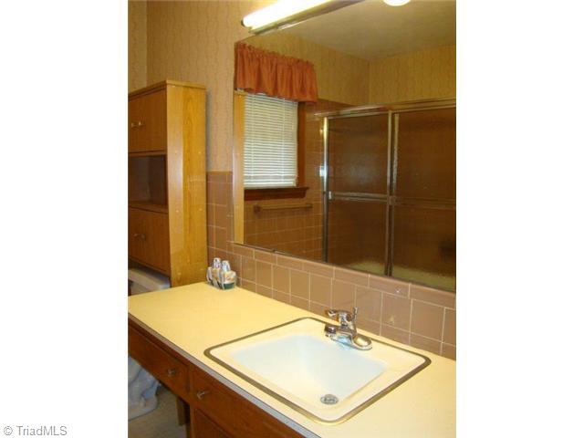 550 Foxfire Road Asheboro, NC 27205 - Photo 13 of 16 Bath. Hall Bath