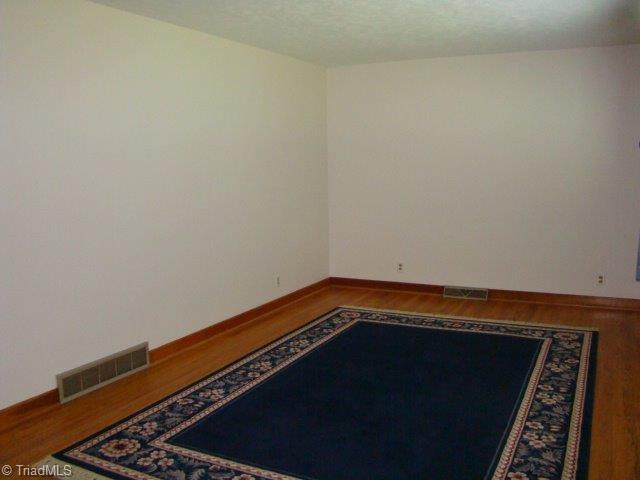 550 Foxfire Road Asheboro, NC 27205 - Photo 5 of 16 Living Room.