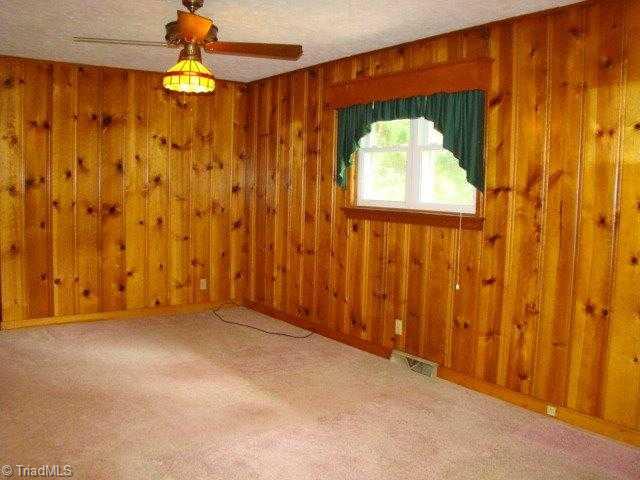 550 Foxfire Road Asheboro, NC 27205 - Photo 6 of 16 Den/Family/Great Room.
