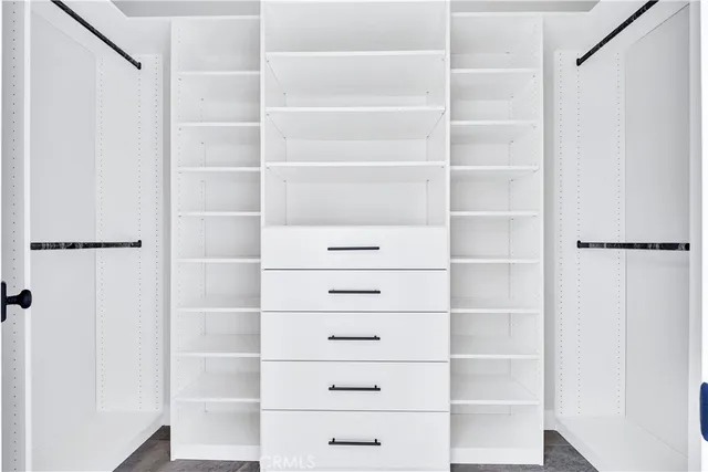 a view of walk in closet