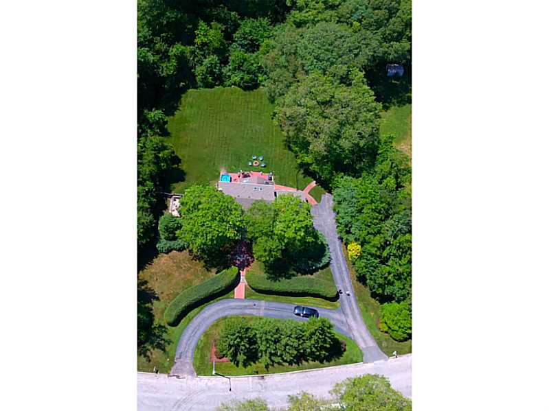 1375 High Hawk Road East Greenwich, RI 02818 - Photo 3 of 25 Aerial View.