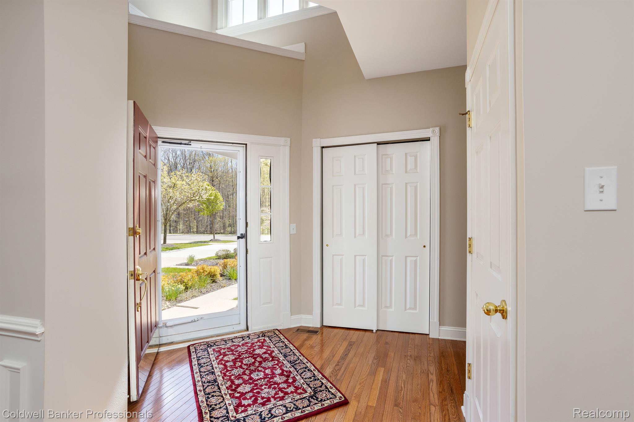 49702 Timber Trail Novi, MI 48374 - Photo 7 of 36 foyer