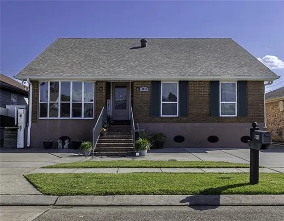 $297,700 | 8412 Colonel Drive, Chalmette, LA 70043