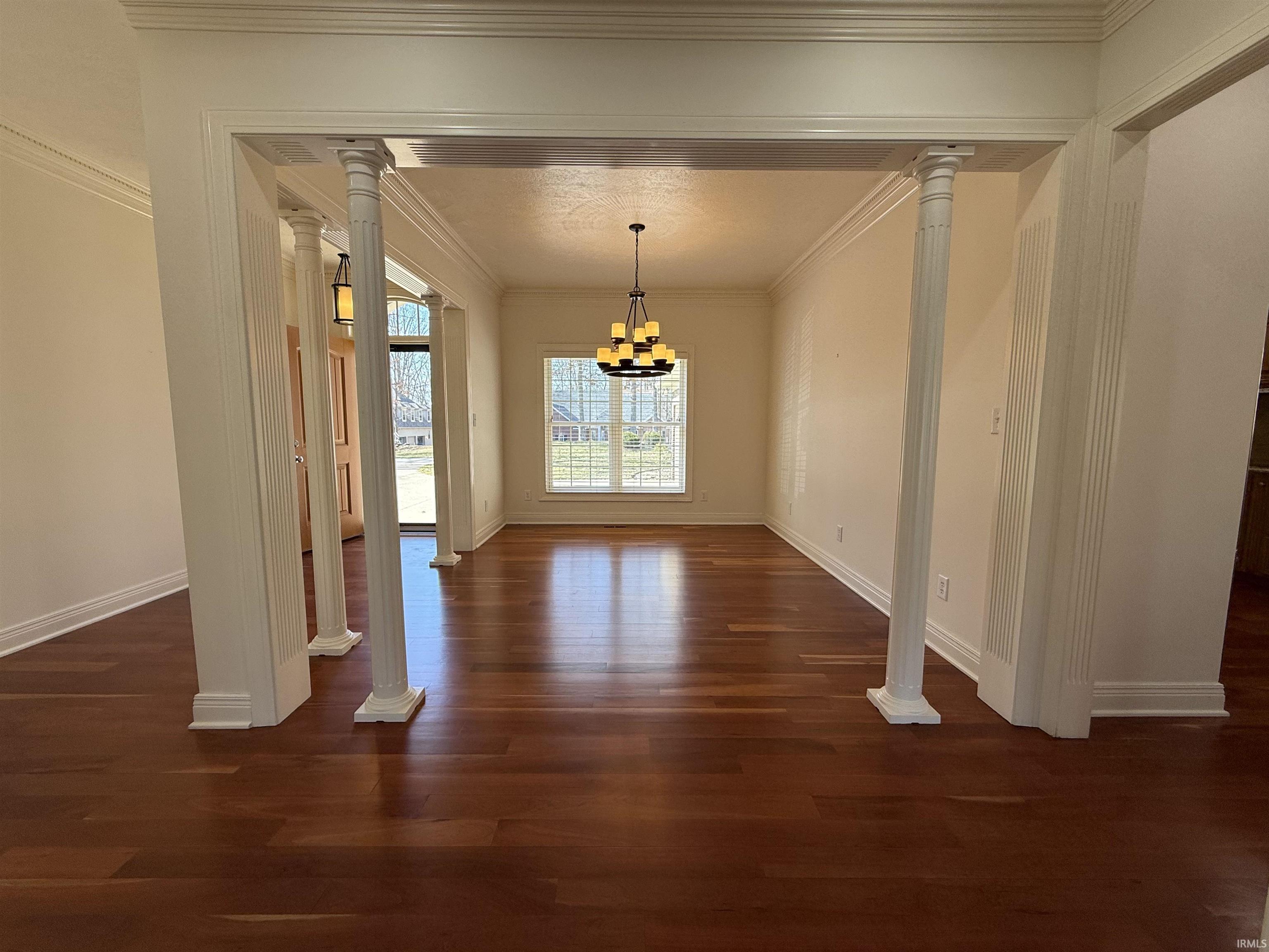 2801 Pointe Cove Road Bloomington, IN 47401 - Photo 3 of 27 Gallery Image 3