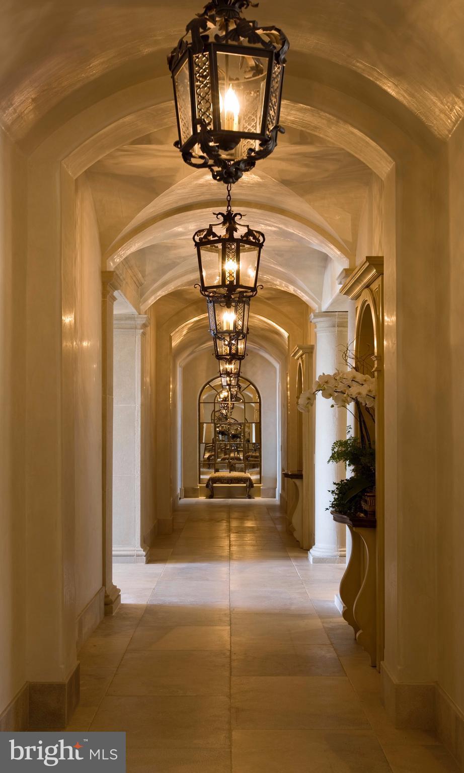 670 Chain Bridge Road McLean, VA 22101 - Photo 6 of 23 Interior Hallway