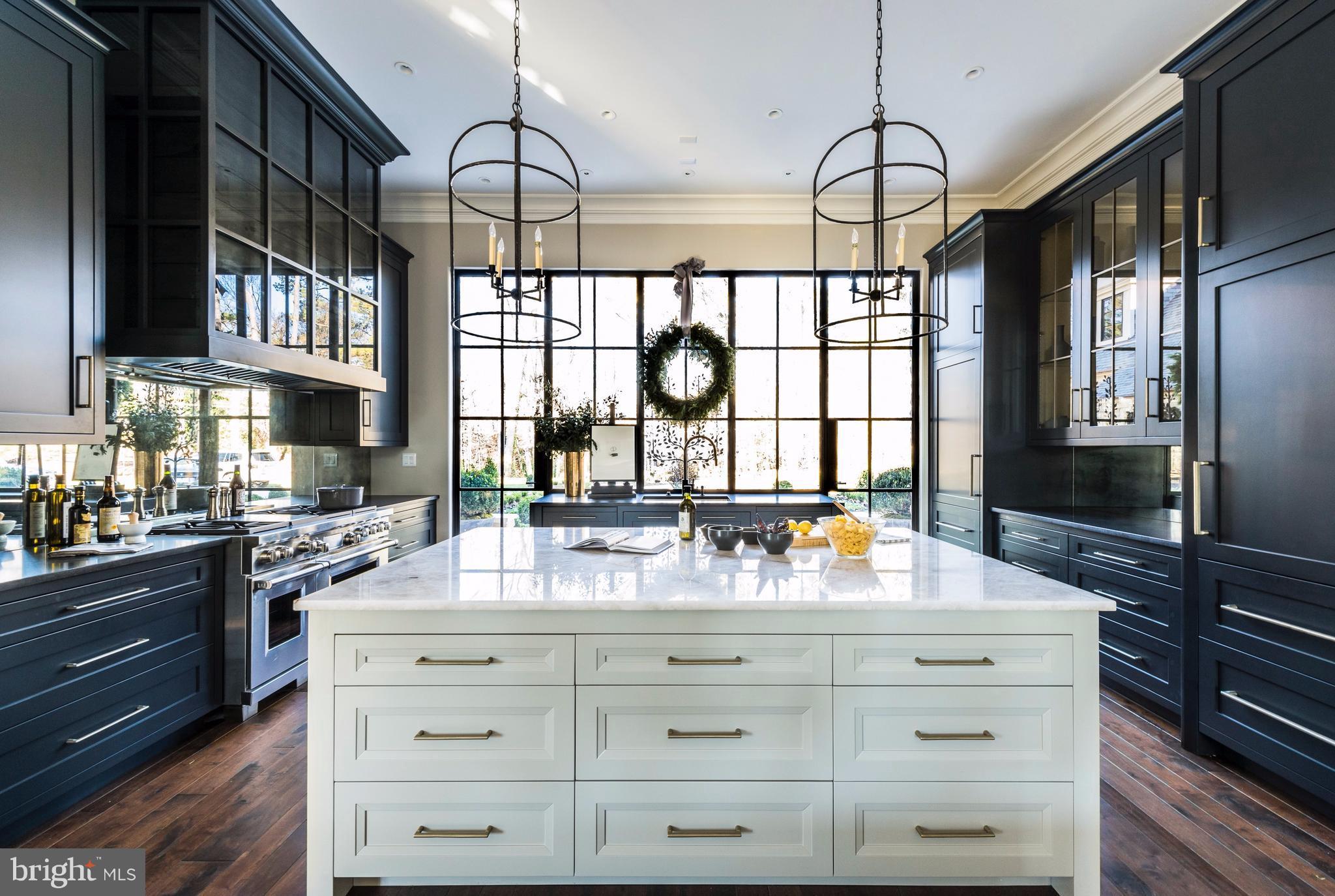 670 Chain Bridge Road McLean, VA 22101 - Photo 8 of 23 Gourmet Kitchen