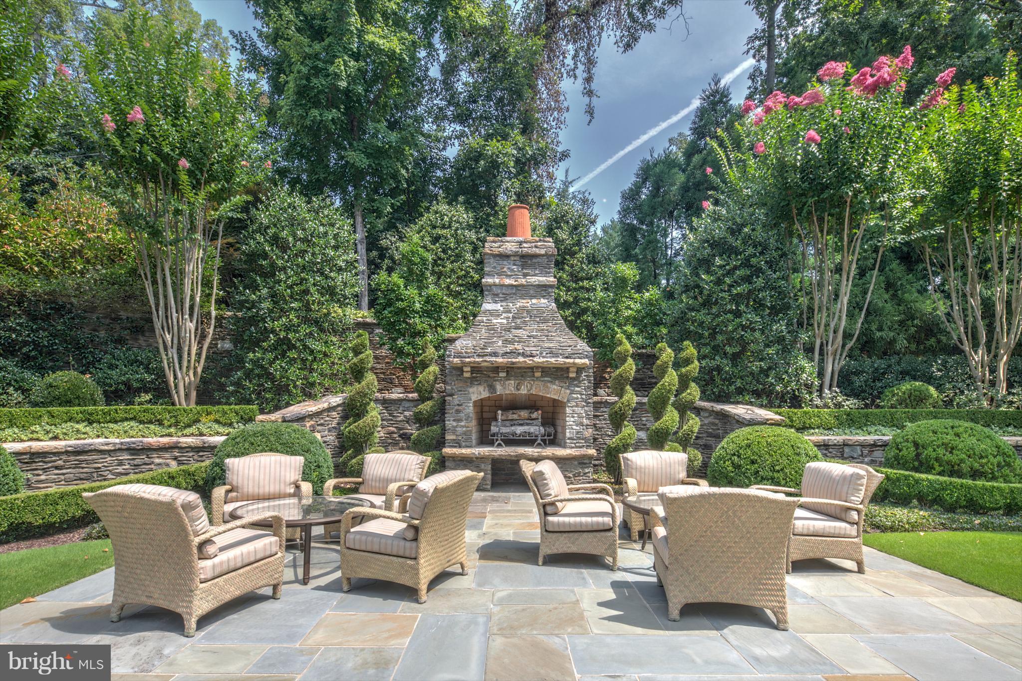 670 Chain Bridge Road McLean, VA 22101 - Photo 9 of 23 Exterior Rear Patio