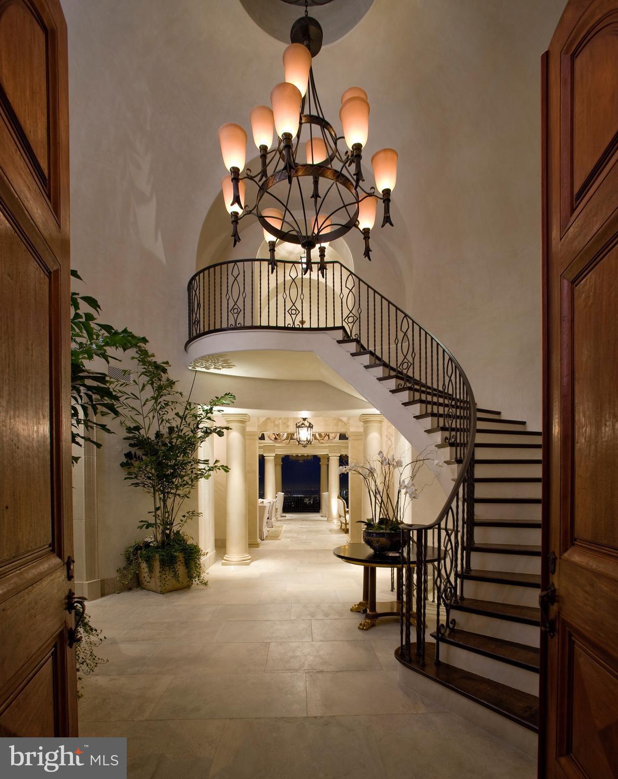 670 Chain Bridge Road McLean, VA 22101 - Photo 10 of 23 Foyer / Staircase