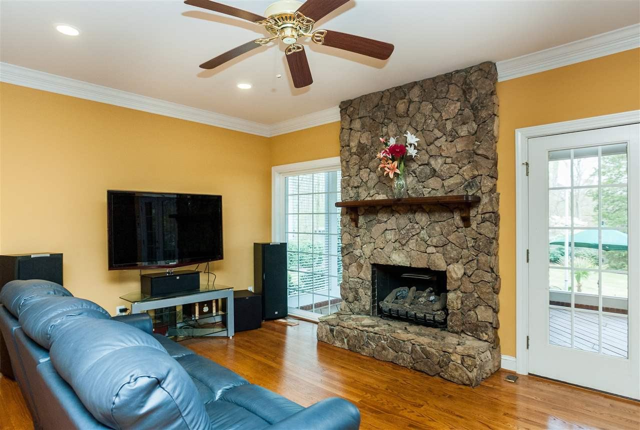 6428 Brandywine Road Raleigh, NC 27607 - Photo 6 of 25 Living Room
