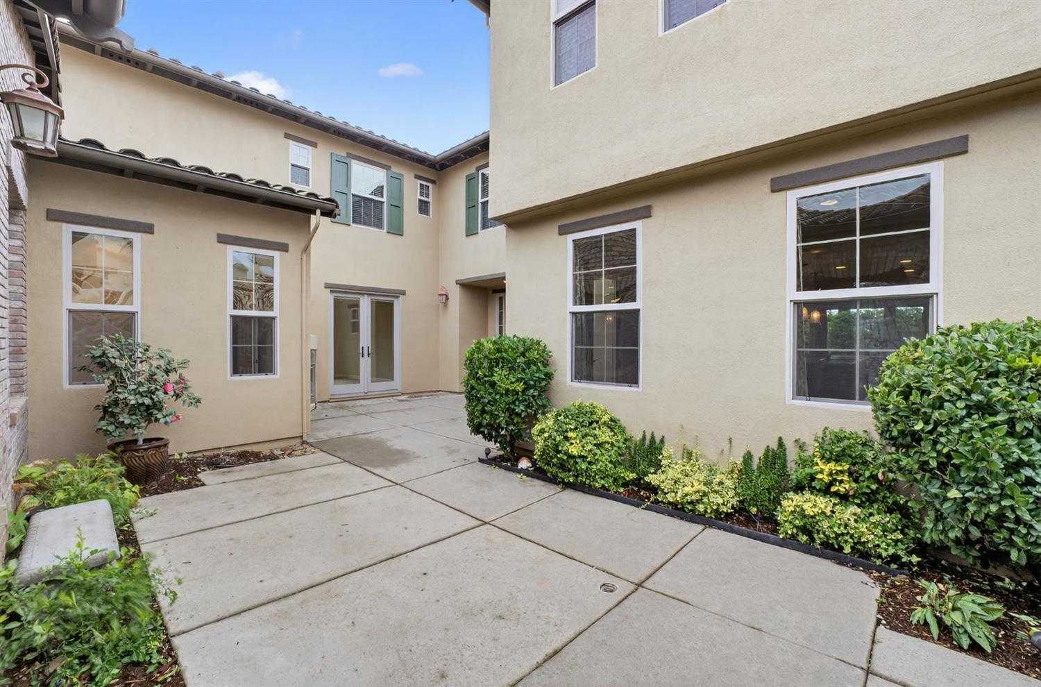 2050 Impressionist Way El Dorado Hills, CA 95762 - Photo 10 of 83 a front view of a house with garden