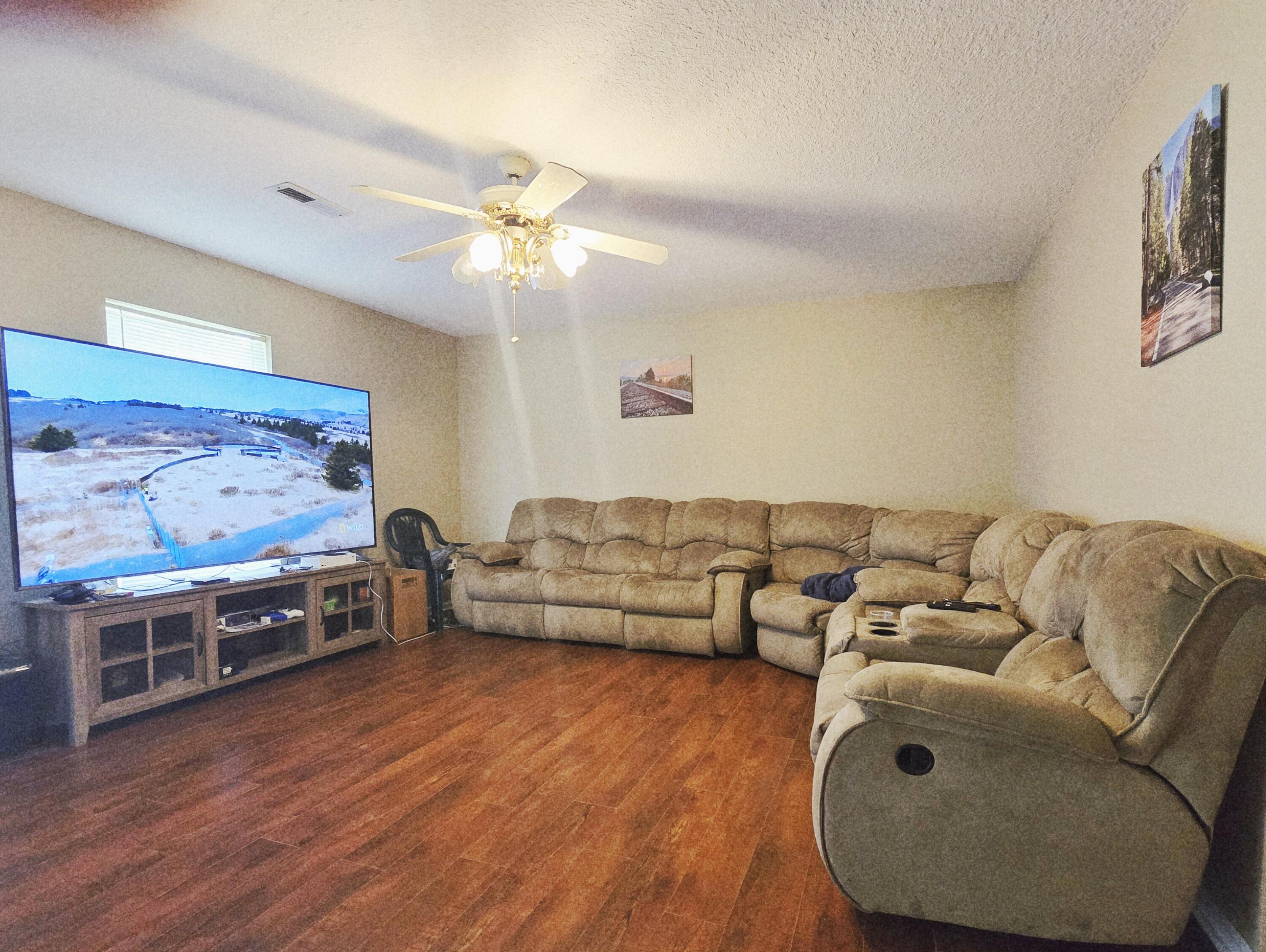 407 West 3rd Street Jasper, TN 37347 - Photo 5 of 11 Living