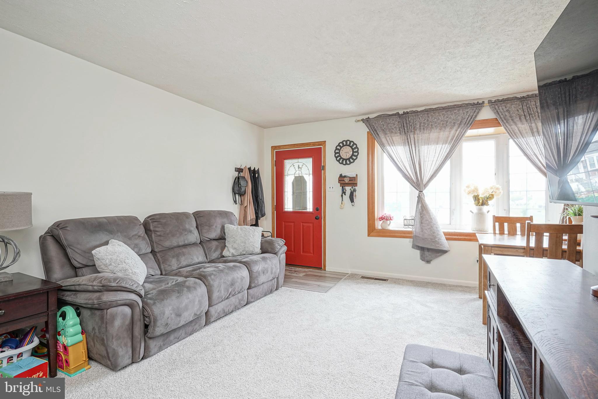 3864 Fairdale Road Philadelphia, PA 19154 - Photo 5 of 20 Gallery Image 5
