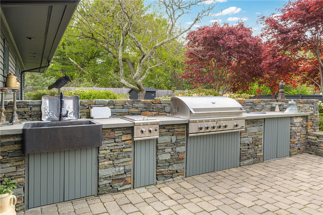 77 Janice Road Warwick, RI 02886 - Photo 13 of 50