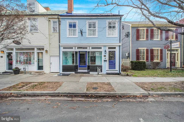 $2,850 | 1109 Caroline Street, Fredericksburg, VA 22401