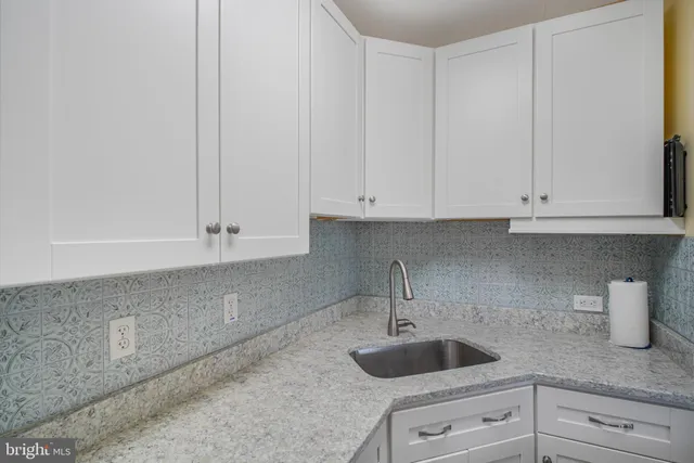 $2,850 | 1109 Caroline Street, Fredericksburg, VA 22401