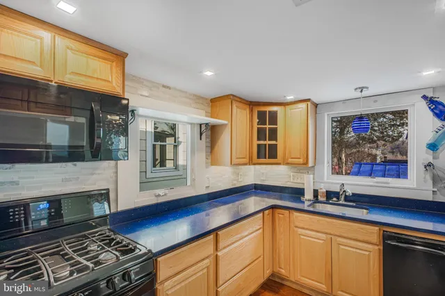 $2,850 | 1109 Caroline Street, Fredericksburg, VA 22401