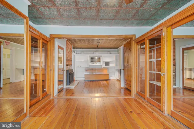 $2,850 | 1109 Caroline Street, Fredericksburg, VA 22401