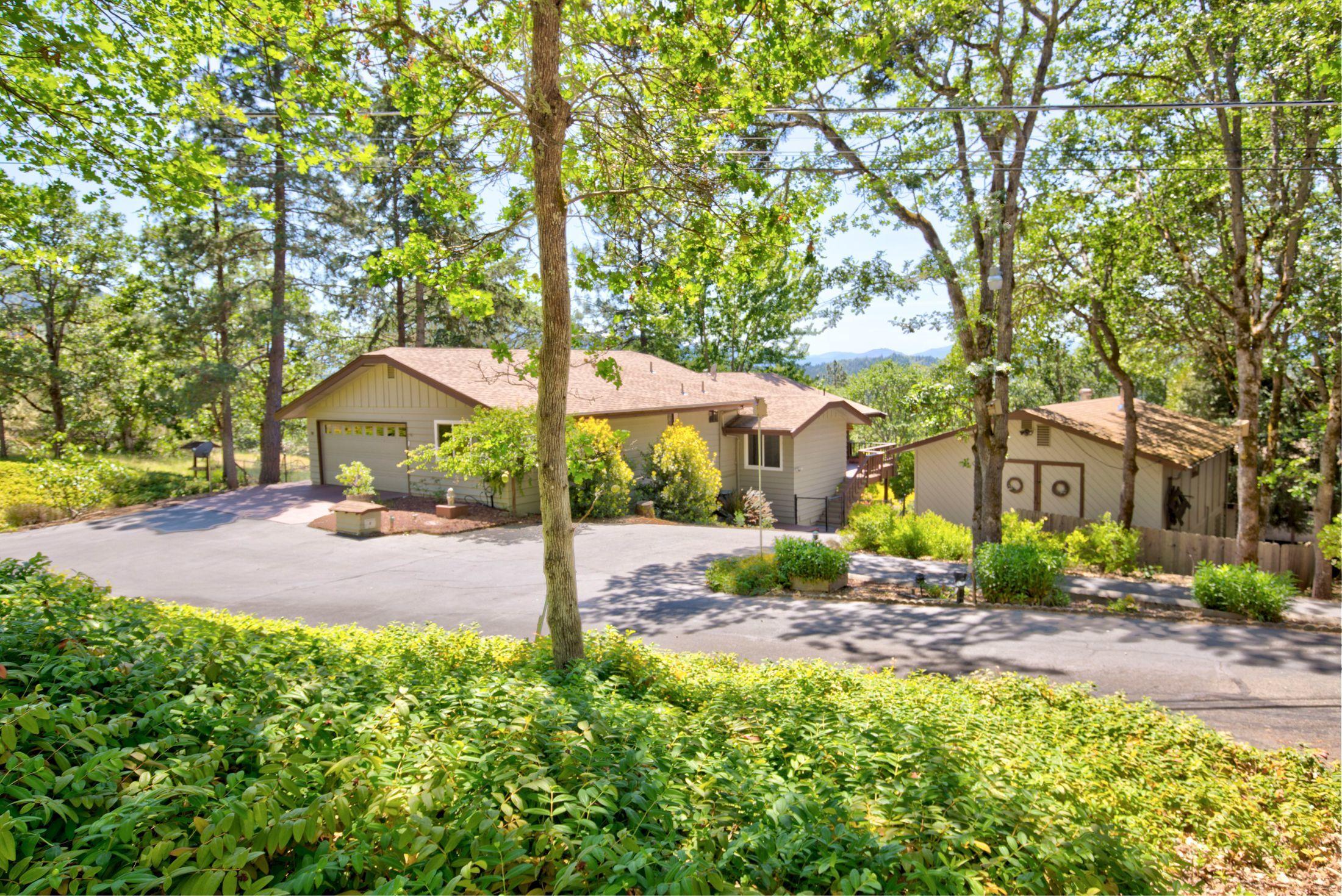 700 Trollview Road Grants Pass, OR 97527 - Photo 1 of 30 Its all ready for You!