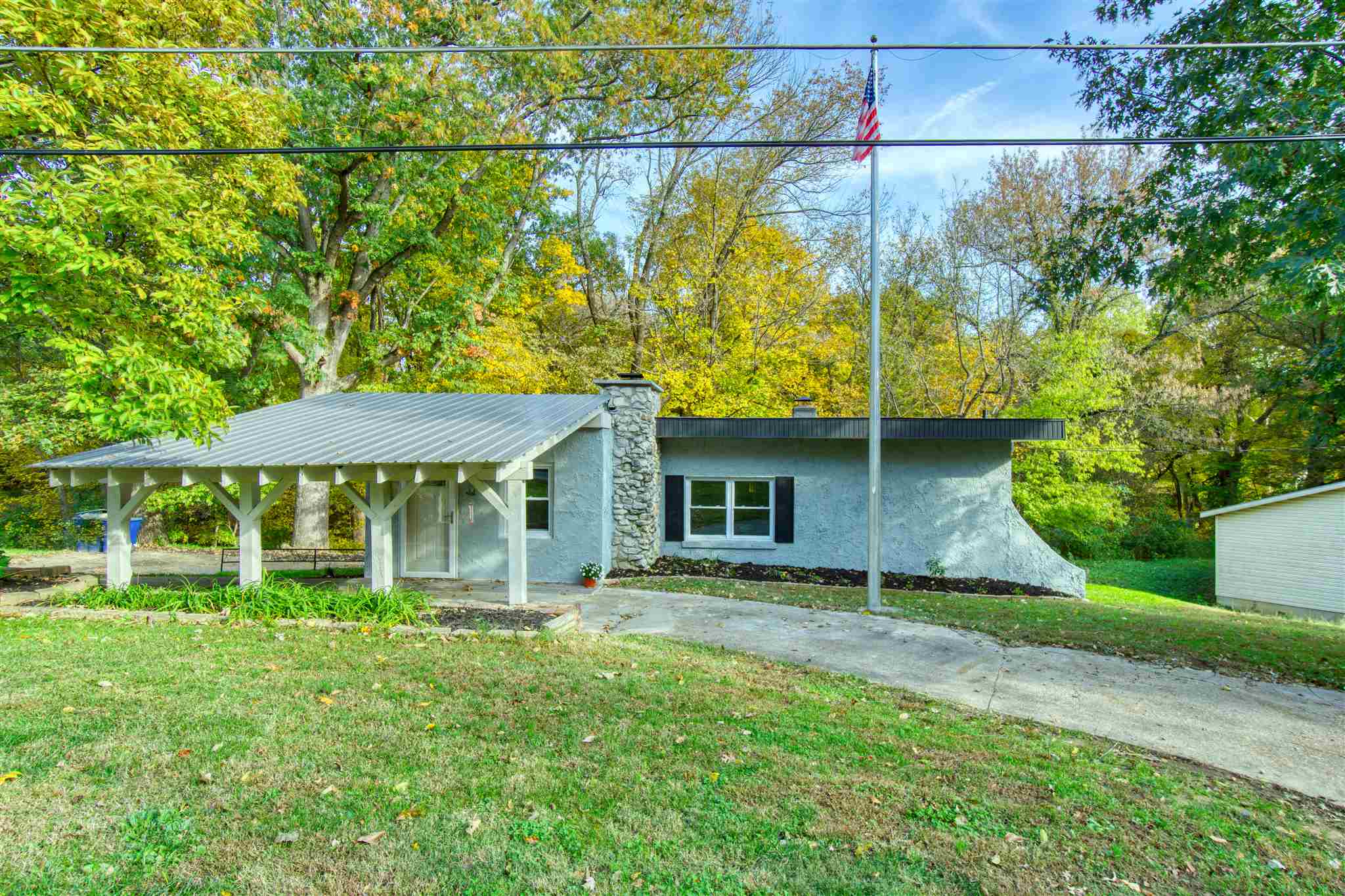 10031 Fischer Road Evansville, IN 47720 - Photo 1 of 28 Gallery Image 1