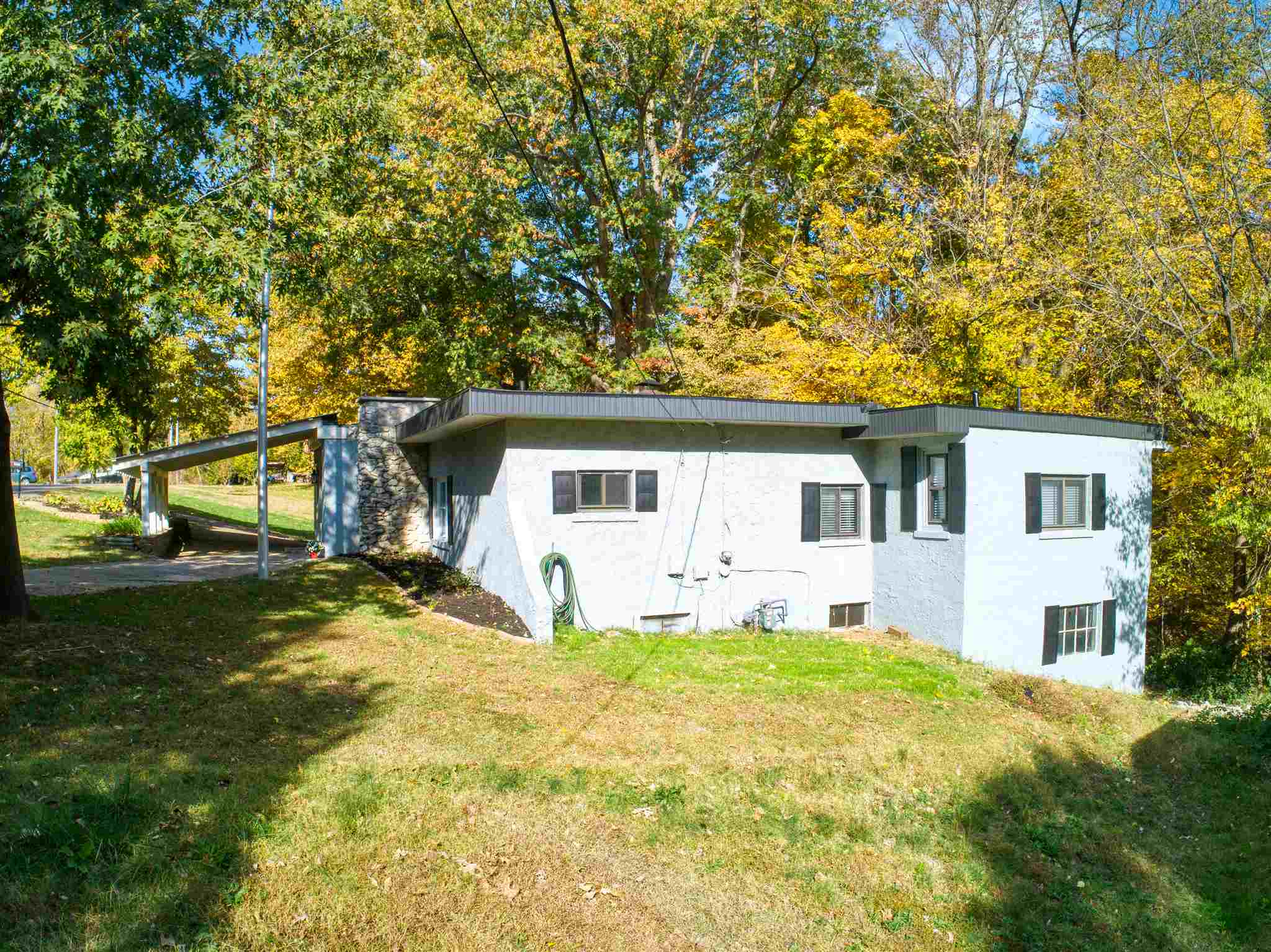 10031 Fischer Road Evansville, IN 47720 - Photo 3 of 28 Gallery Image 3