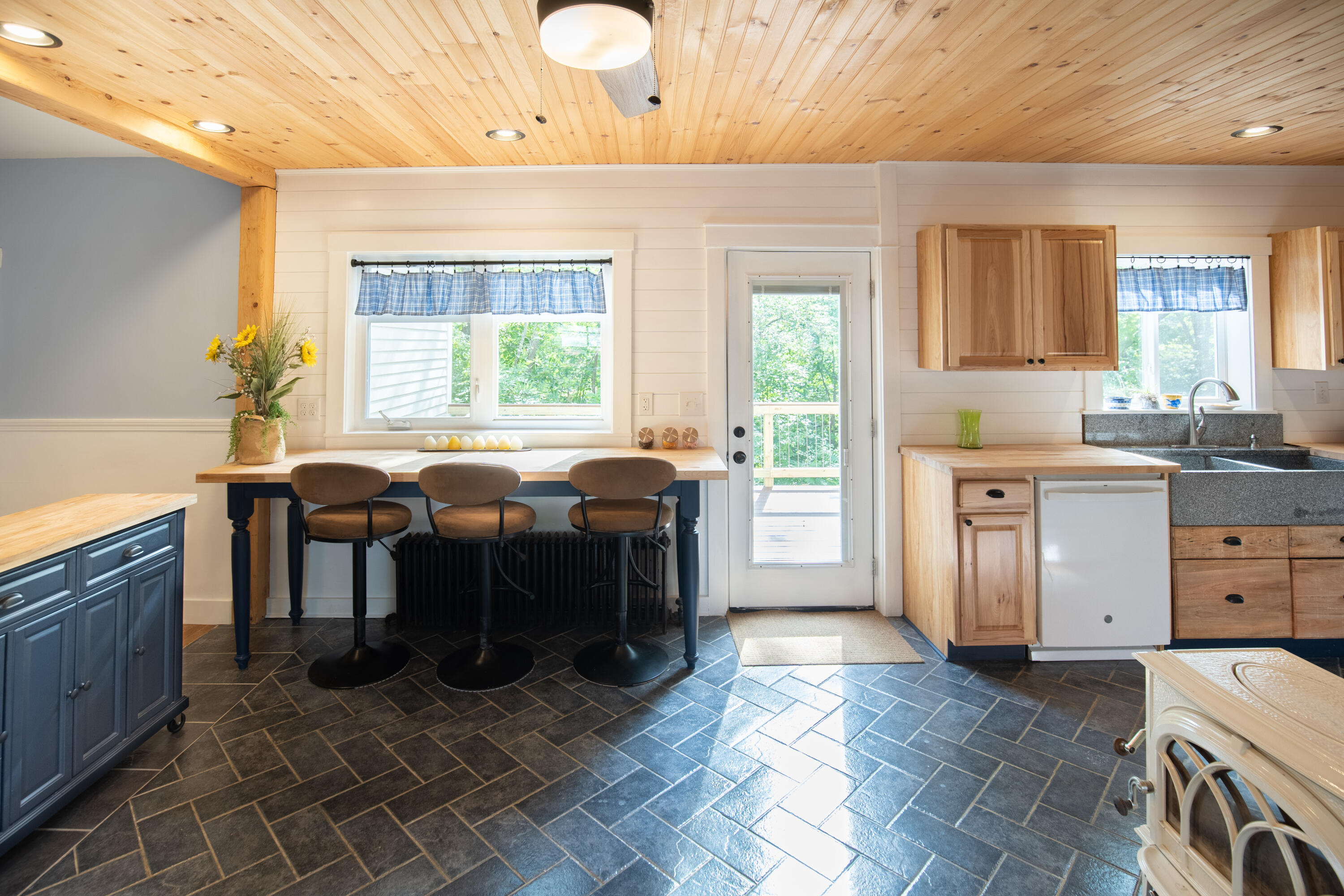 226 Old County Road Hampden, ME 04444 - Photo 4 of 65 226 Old County Road, Hampden, ME-28