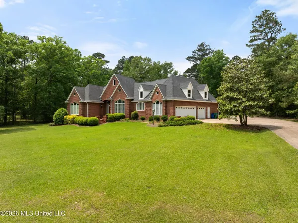 $640,000 | 21 Shady Creek Trail Northeast, Brookhaven, MS 39601