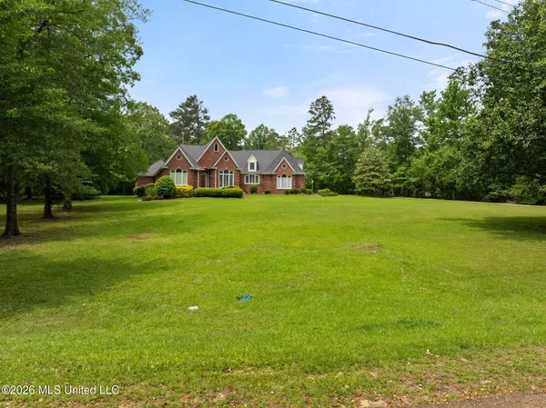 $640,000 | 21 Shady Creek Trail Northeast, Brookhaven, MS 39601
