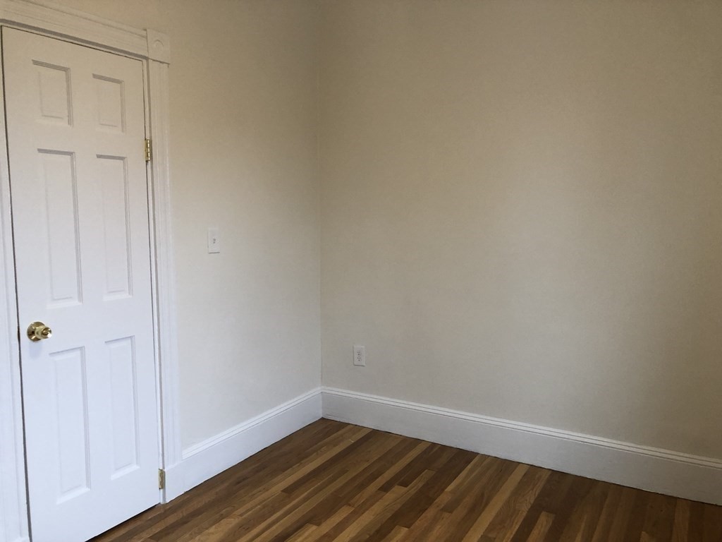 4 Hardwick Street, Unit 3 Cambridge, MA 02141 - Photo 10 of 14