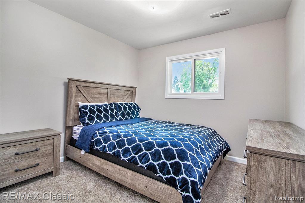 558 Ridge Road Walled Lake, MI 48390 - Photo 18 of 27
