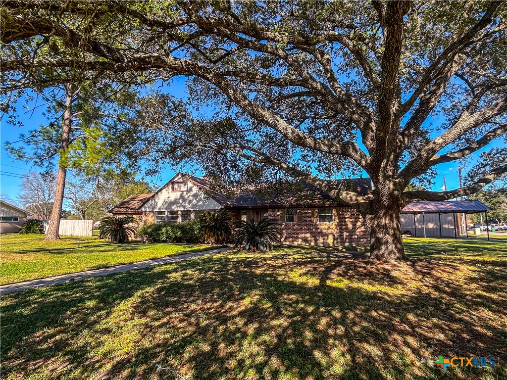 902 Joplin Street Victoria, TX 77904 - Photo 4 of 43 a view of a yard with swimming pool