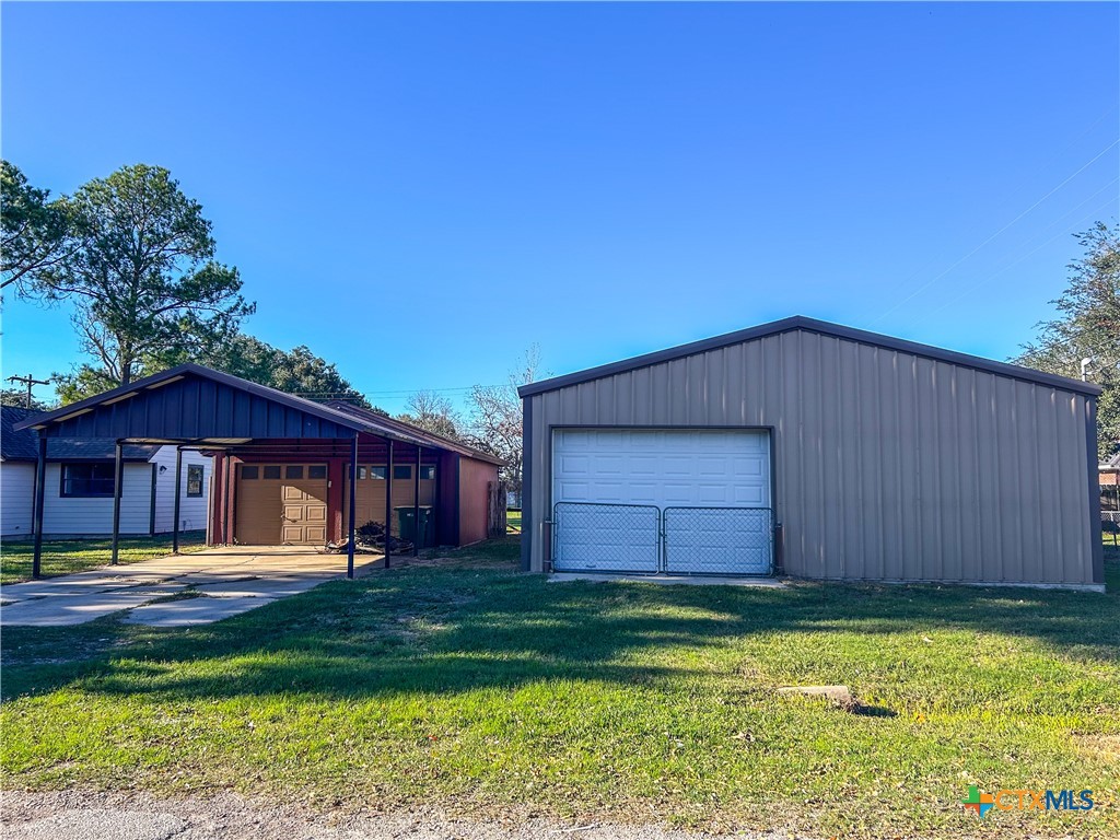902 Joplin Street Victoria, TX 77904 - Photo 41 of 43 a house view with a garden space