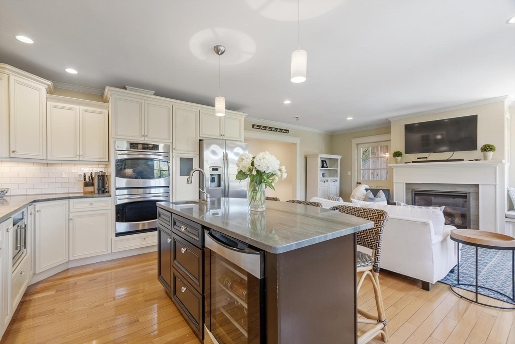696 Main Street Concord, MA 01742 - Photo 5 of 37