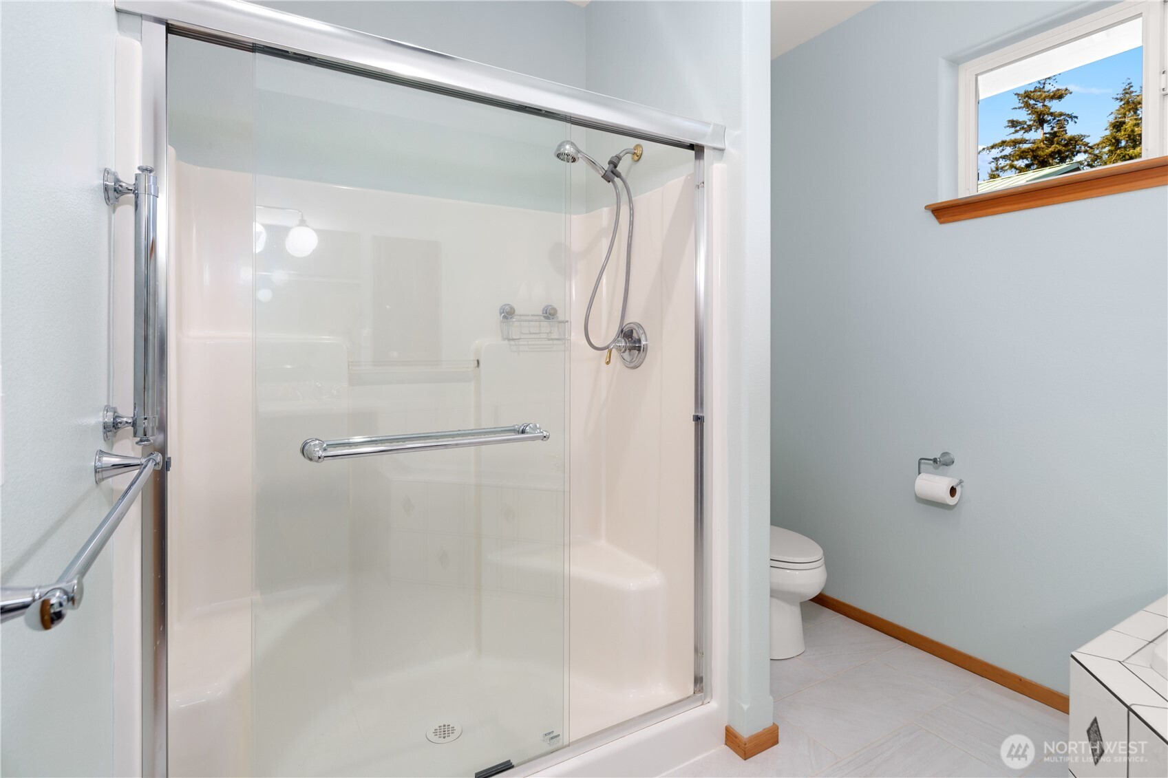 1355 Jackman Street Port Townsend, WA 98368 - Photo 17 of 38 a bathroom that has a glass shower door