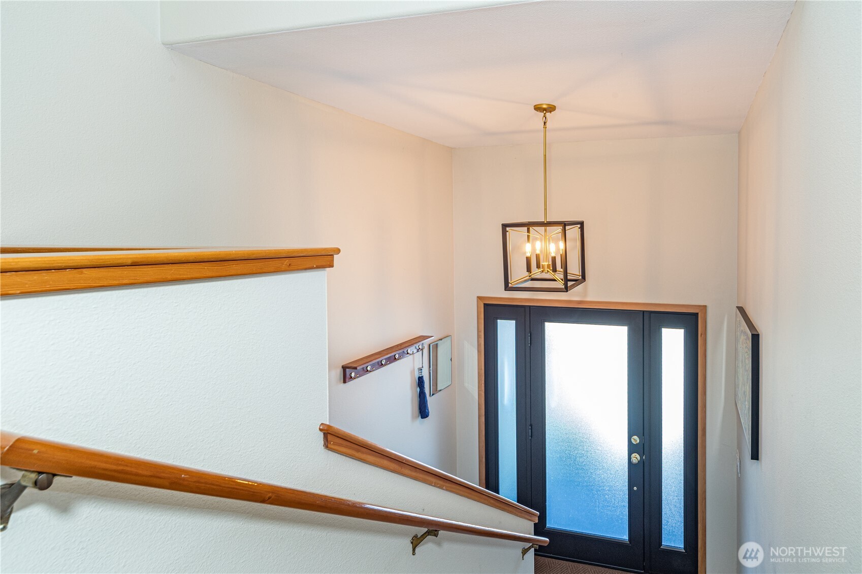 1355 Jackman Street Port Townsend, WA 98368 - Photo 21 of 38 a view of a hallway with windows