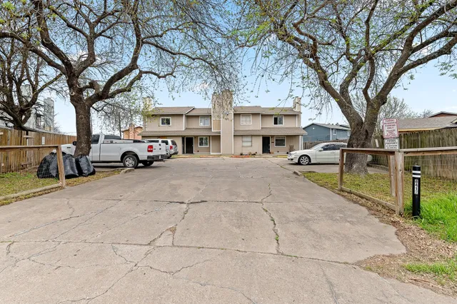 $1,100 | 8412 Garcreek Circle, Unit D, Austin, TX 78724