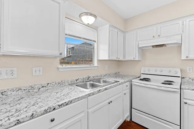 $1,200 | 8412 Garcreek Circle, Unit D, Austin, TX 78724